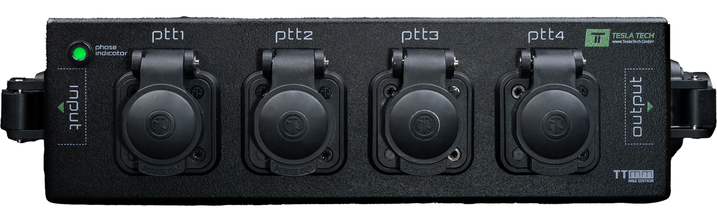 Front of TTMM-002 with four closed powerCON TRUE1 outputs labelled ptt1 to ptt4, the phase indicator and the input and output connectors