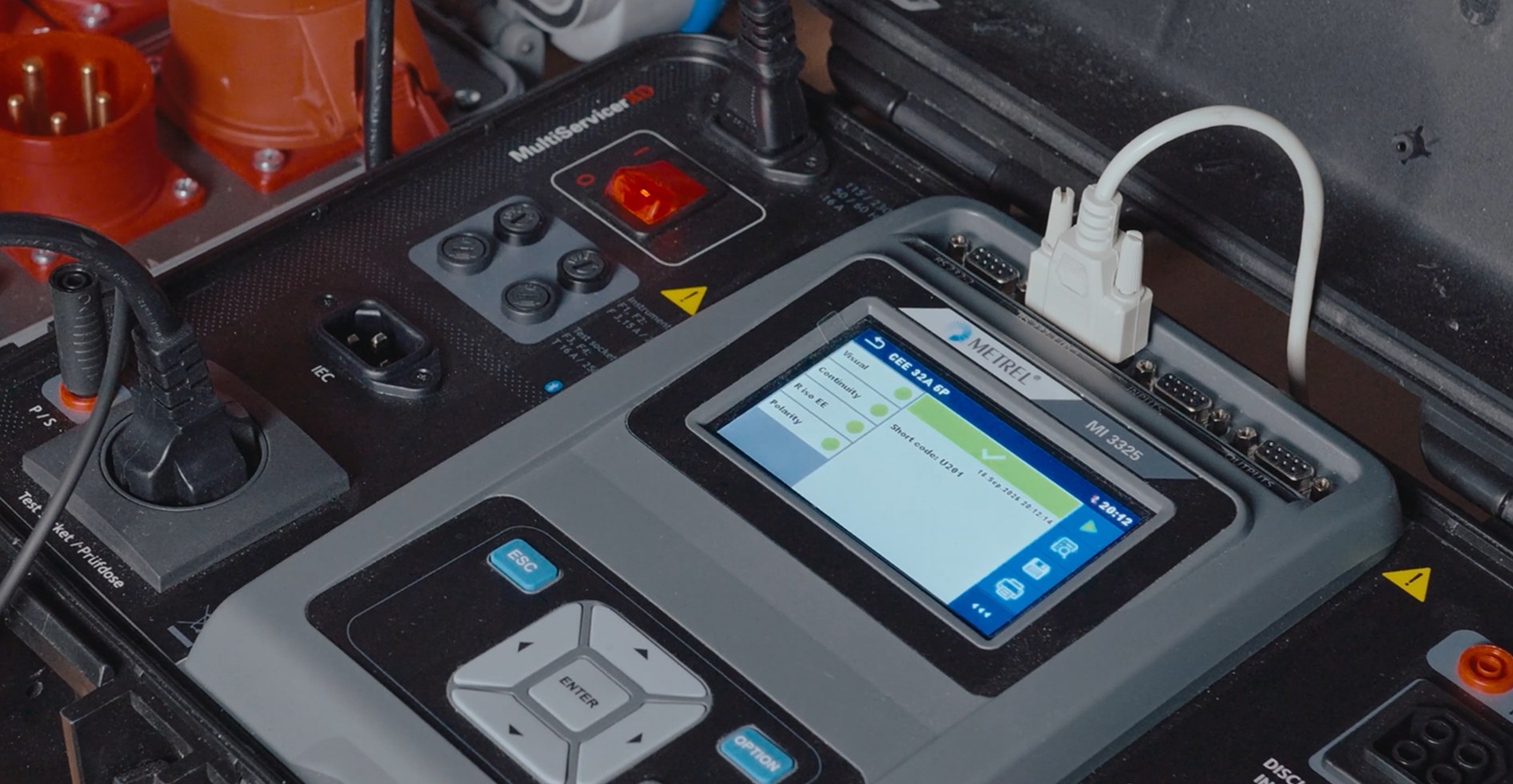 Metrel tester showing passed test results for a CEE 32A cable